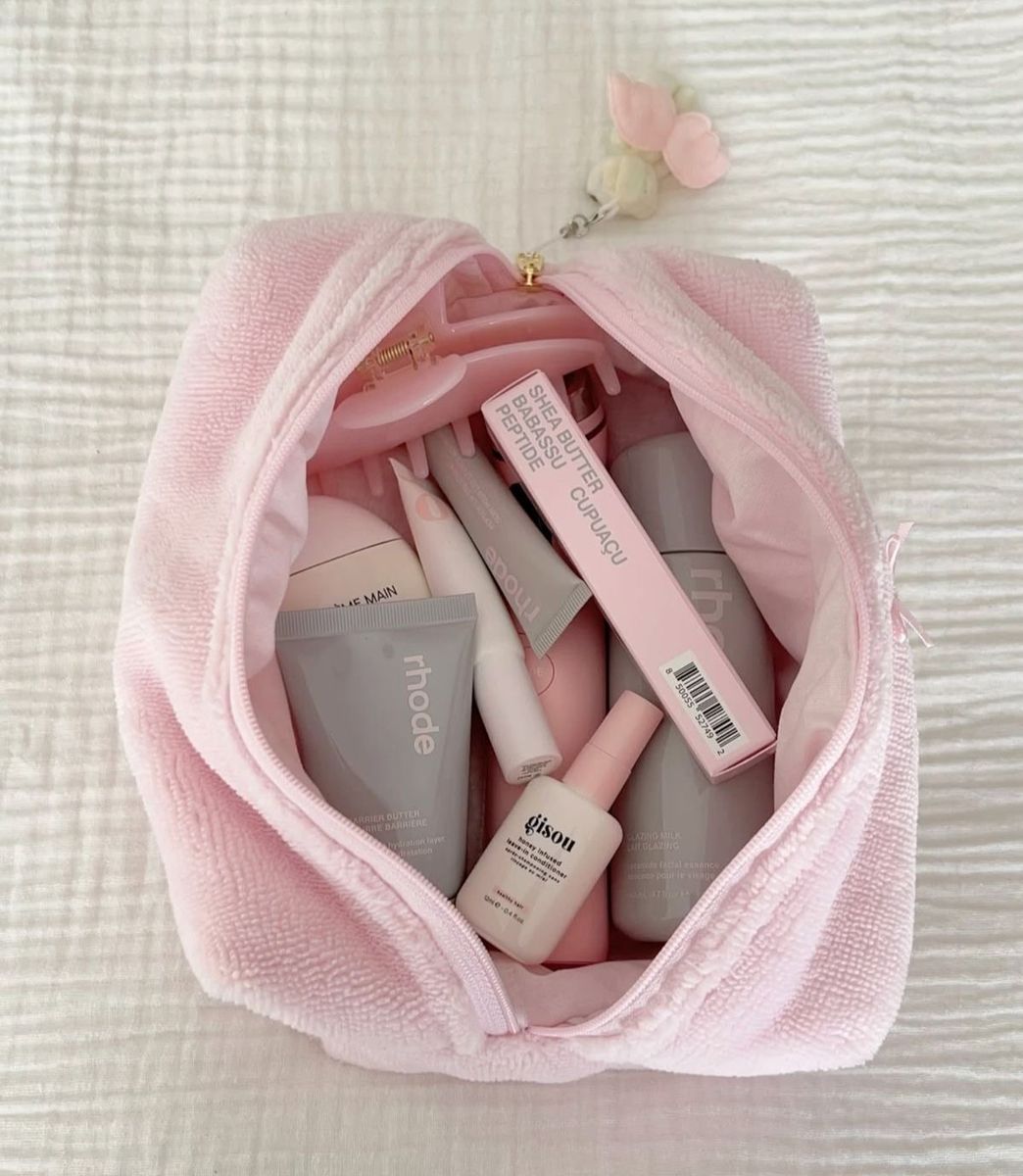 Powder room pouch