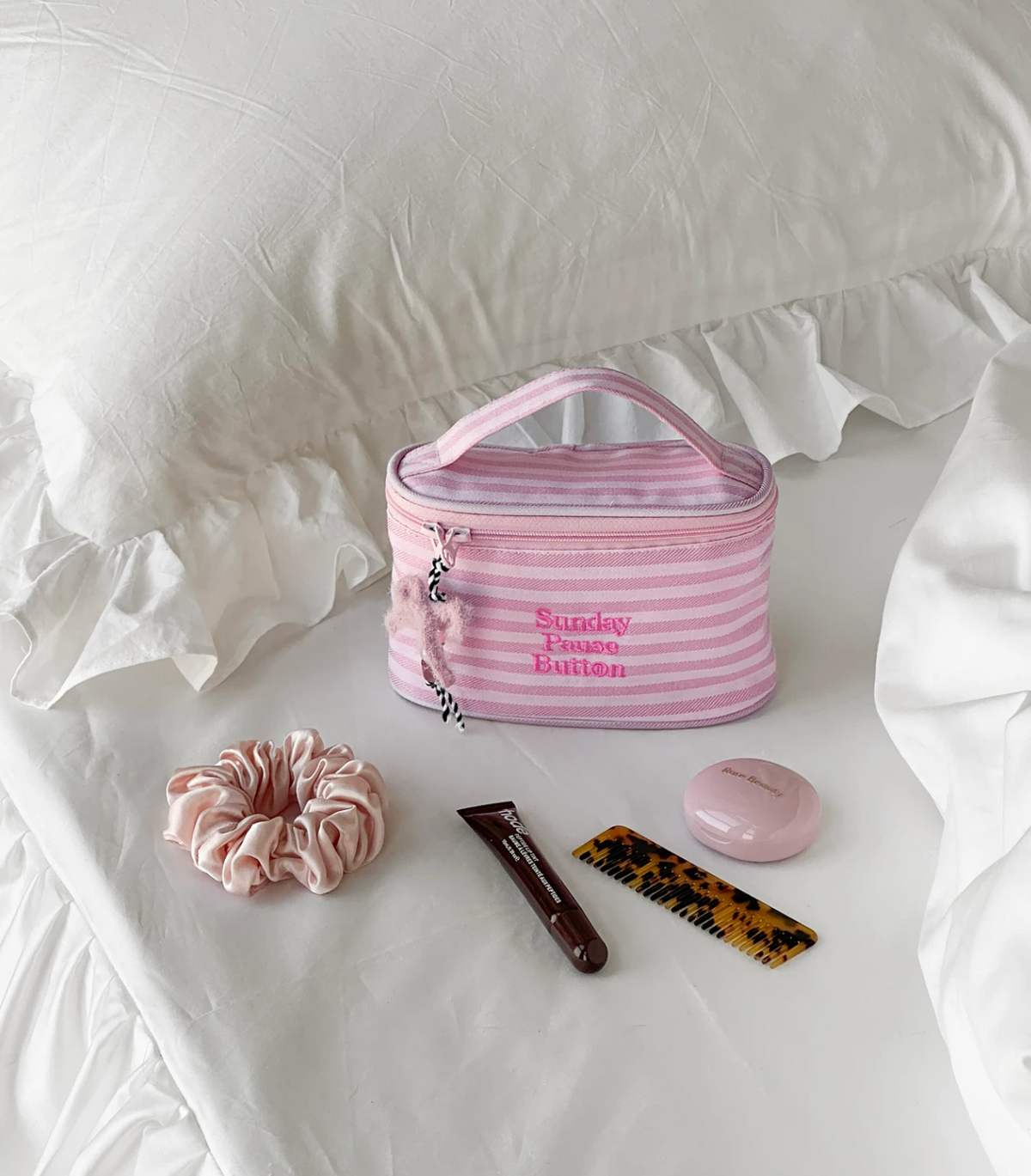 A Sunday Pause Botton Bag