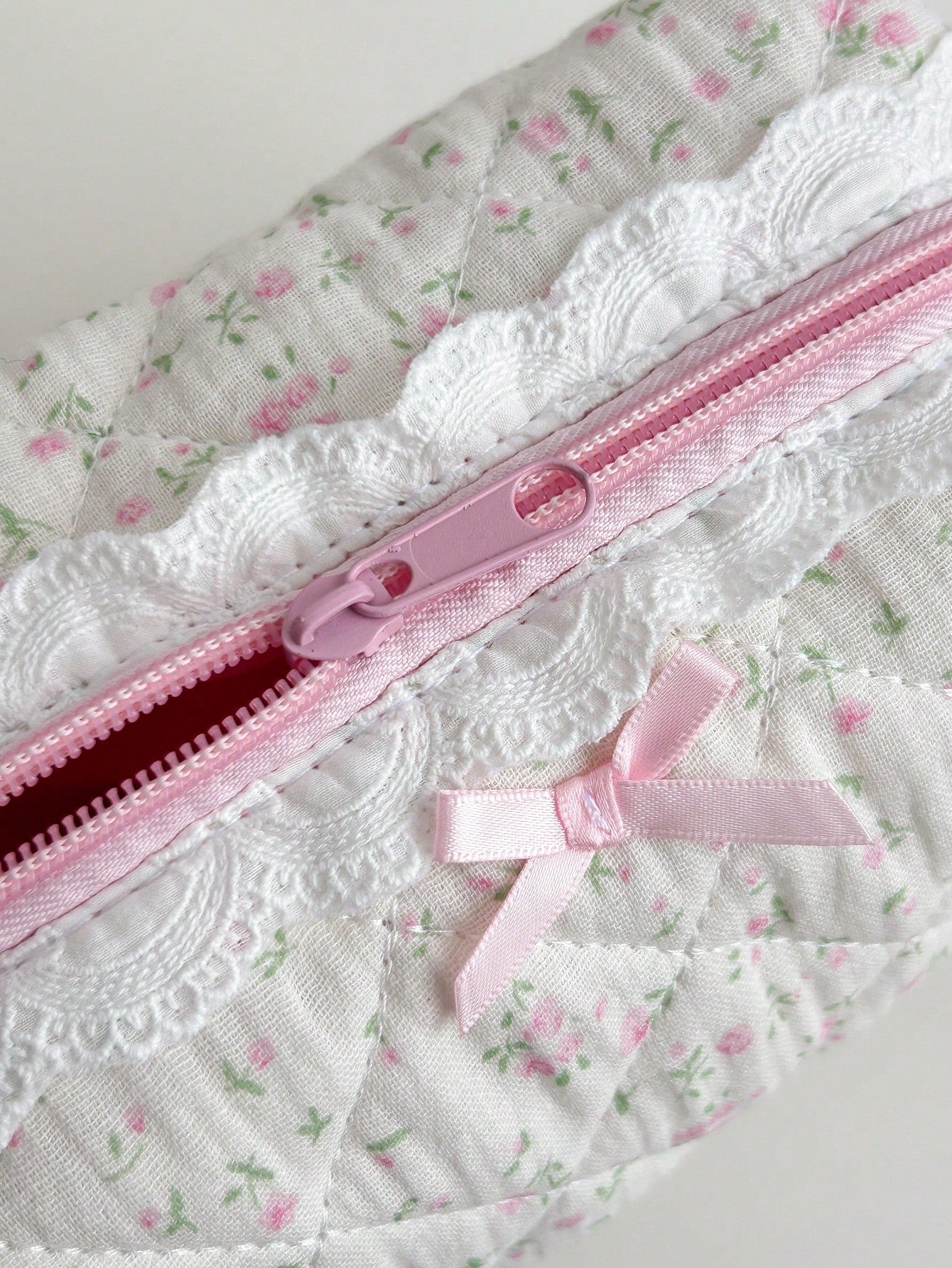 Sunday rose pouch