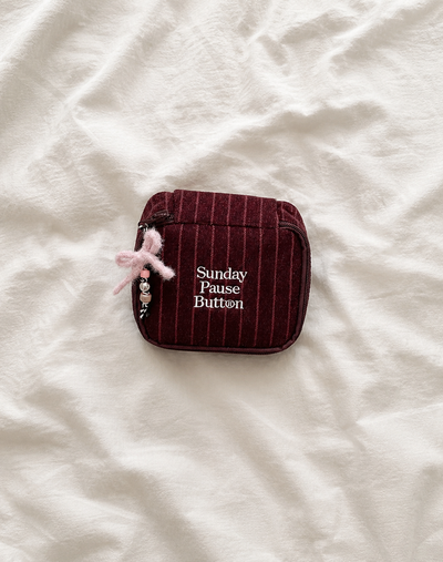 A Sunday Pause Botton Pouch