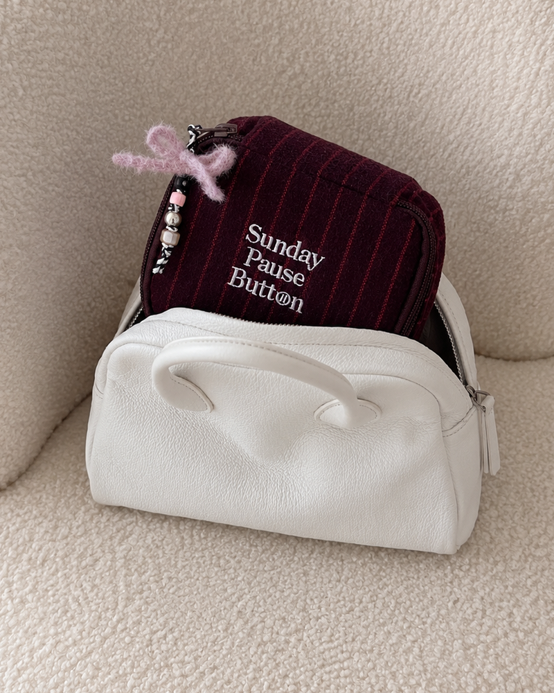 A Sunday Pause Botton Pouch