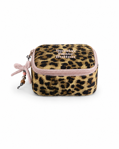 A Sunday Pause Botton Pouch