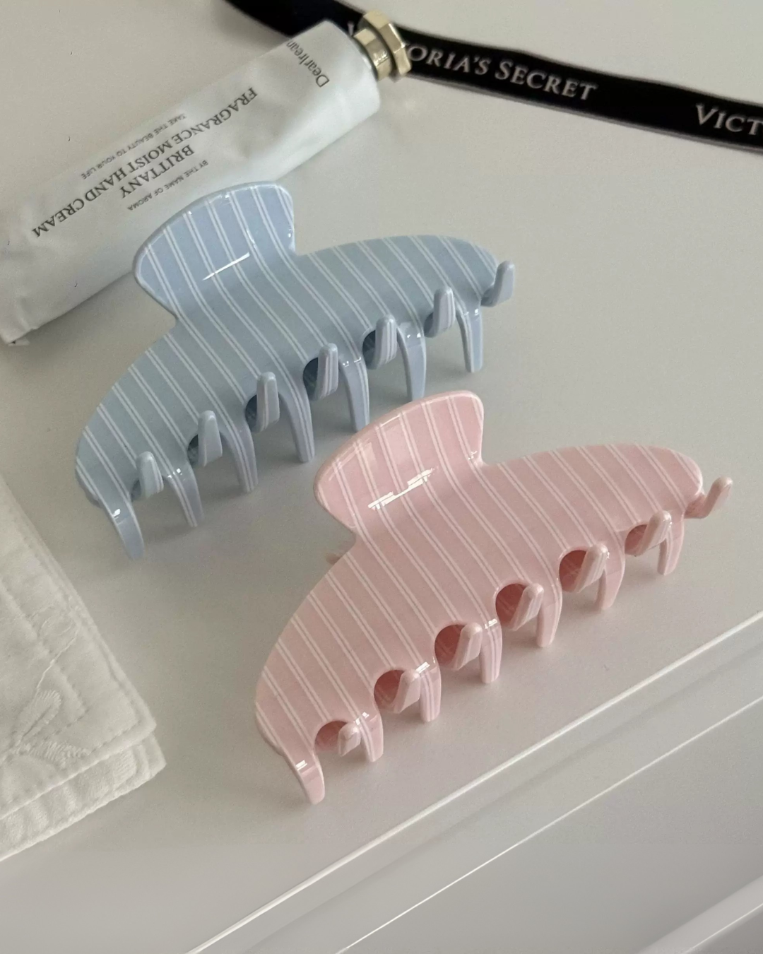 stripped hair claw clip