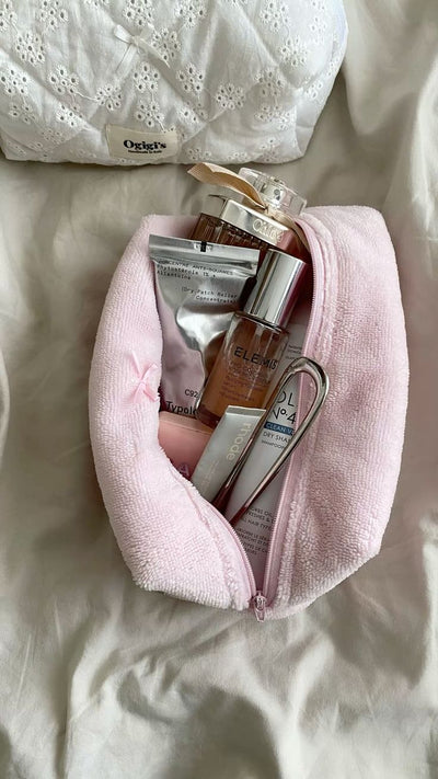 Powder room pouch