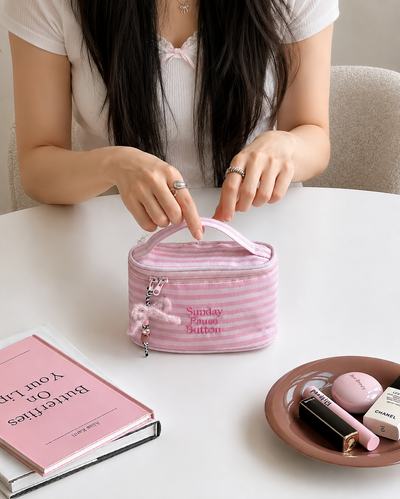 A Sunday Pause Botton Bag