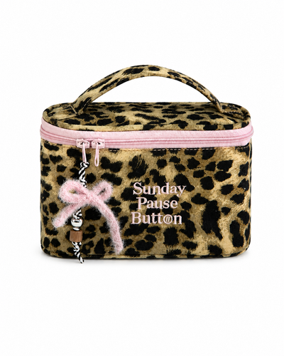 A Sunday Pause Botton Bag