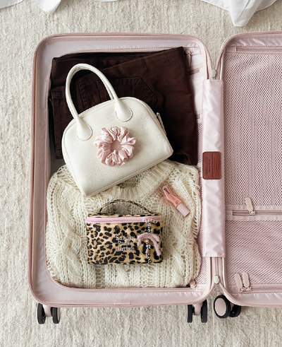 A Sunday Pause Botton Bag